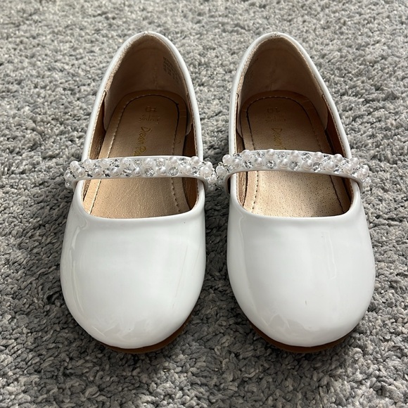 Dream Pairs | Dress Shoes with Beaded Strap for Little Girls - Picture 3 of 11